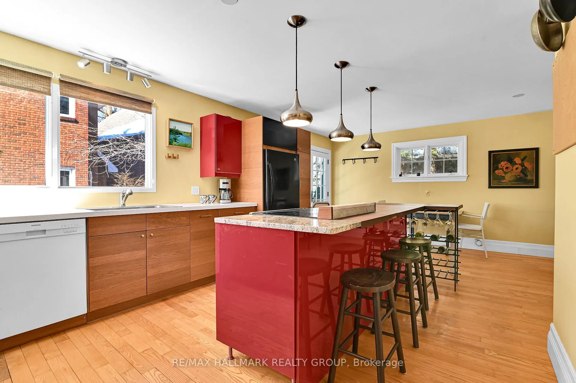 Photo 12 of 9 Rock Avenue, Ottawa, Lindenlea — HOMEH