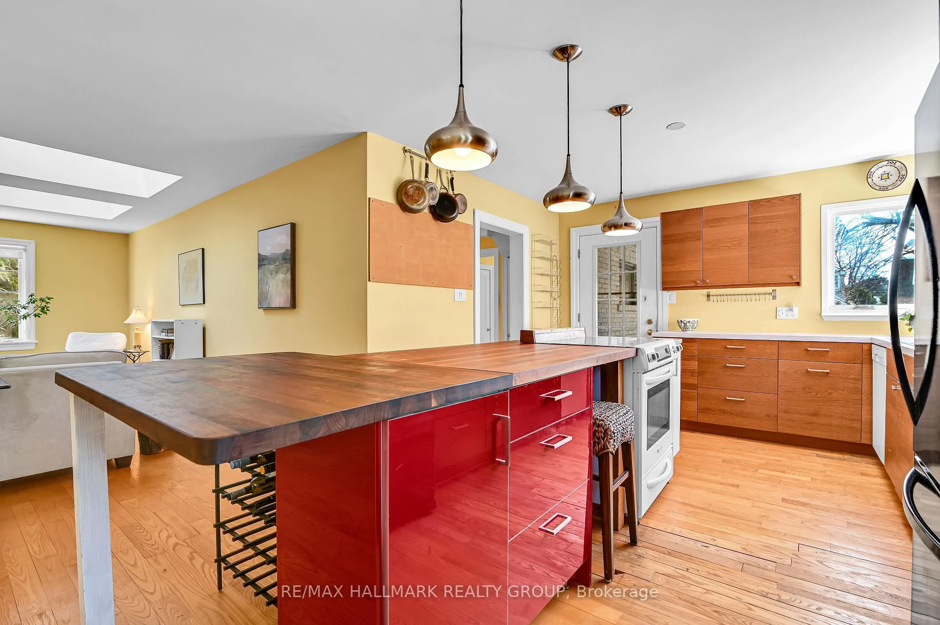 Photo 13 of 9 Rock Avenue, Ottawa, Lindenlea — HOMEH