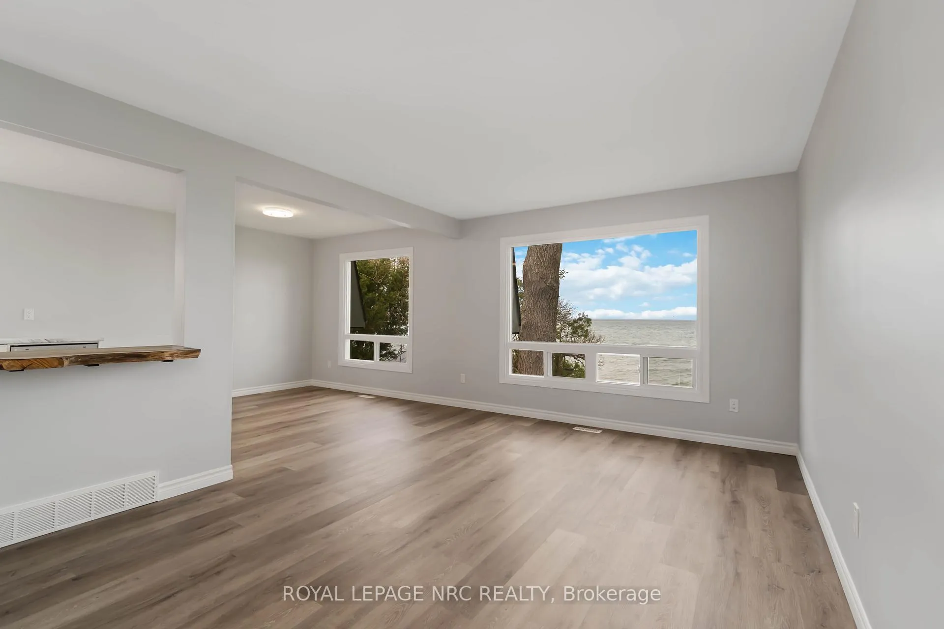 Photo 2 of Unit Upper, 46 Lakeside Drive, Grimsby, Grimsby Beach — HOMEH