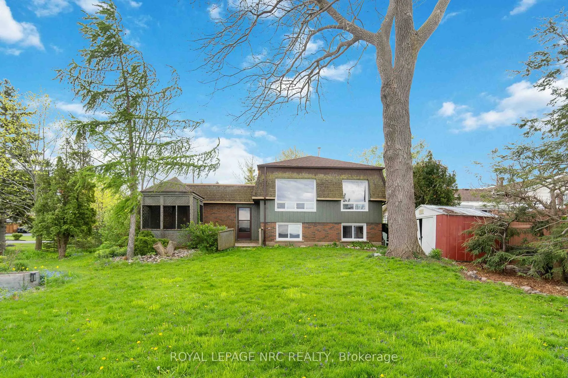 Photo 4 of Unit Upper, 46 Lakeside Drive, Grimsby, Grimsby Beach — HOMEH