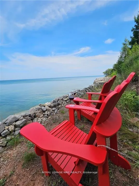 Photo 5 of Unit Upper, 46 Lakeside Drive, Grimsby, Grimsby Beach — HOMEH