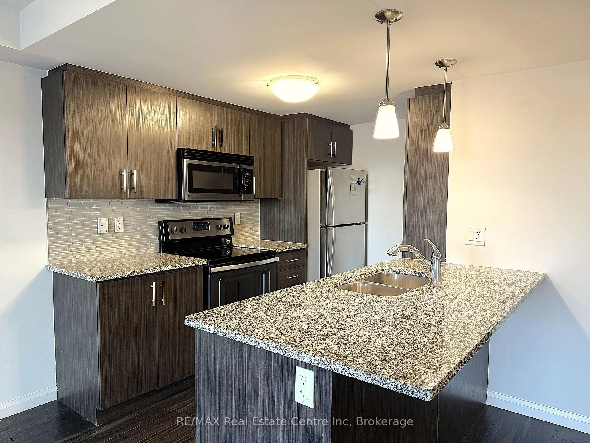 Photo 5 of Unit 408, 17 Kay Crescent, Guelph, Pineridge/Westminster Woods — HOMEH