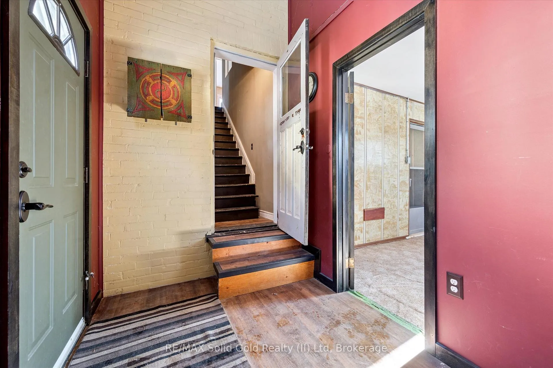 Photo 10 of 98 William Street W, Waterloo — HOMEH