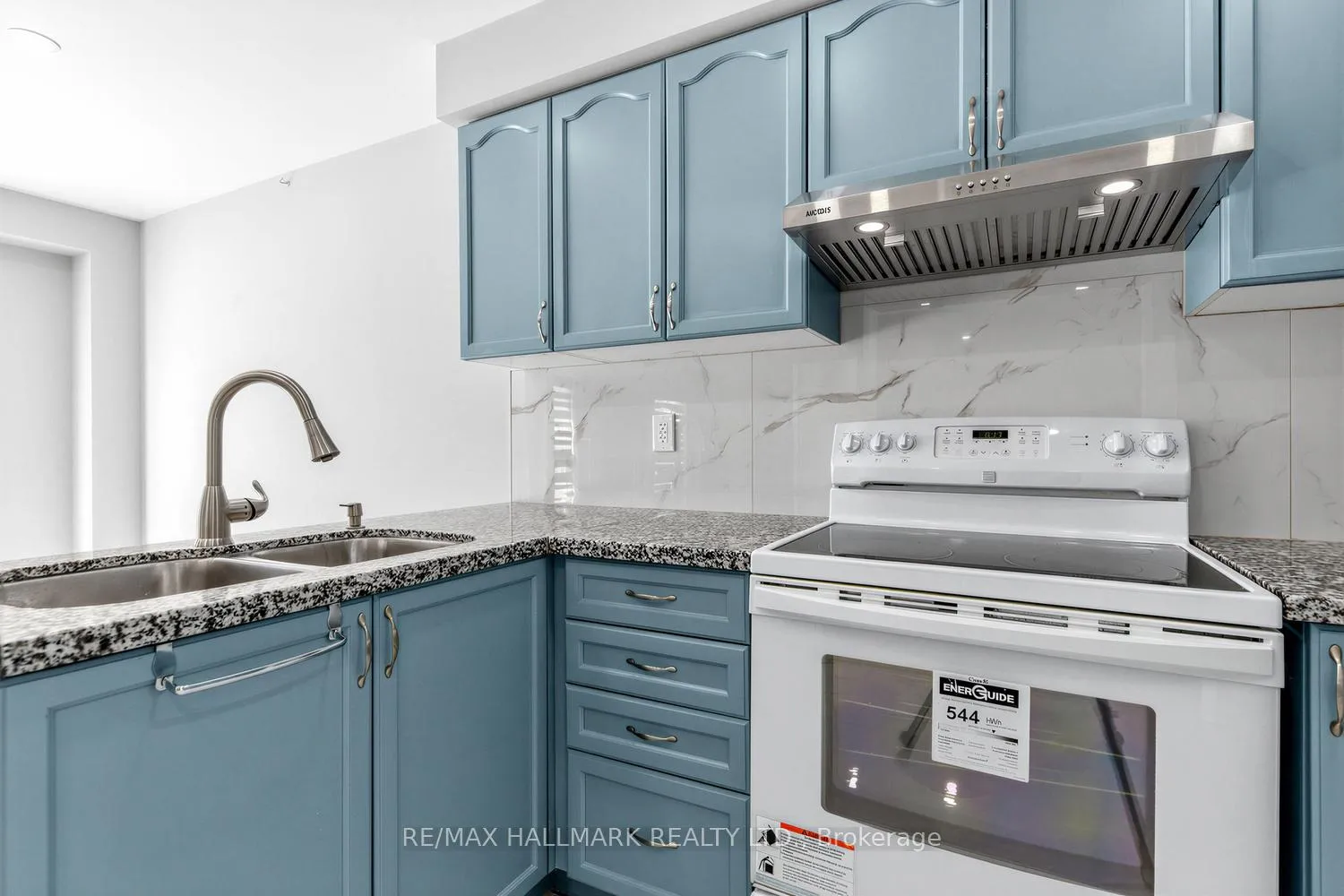 Photo 9 of 11 Dring Street, Ajax, Northwest Ajax — HOMEH