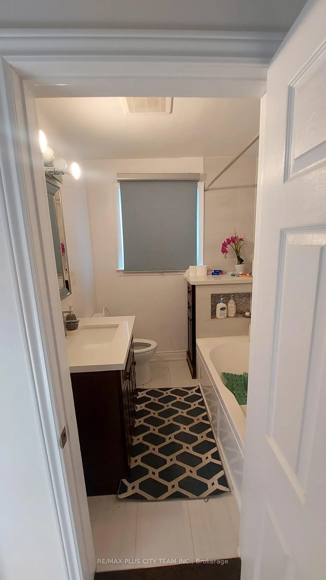 Photo 8 of 5 Breadner Drive, Etobicoke, Willowridge-Martingrove-Richview — HOMEH