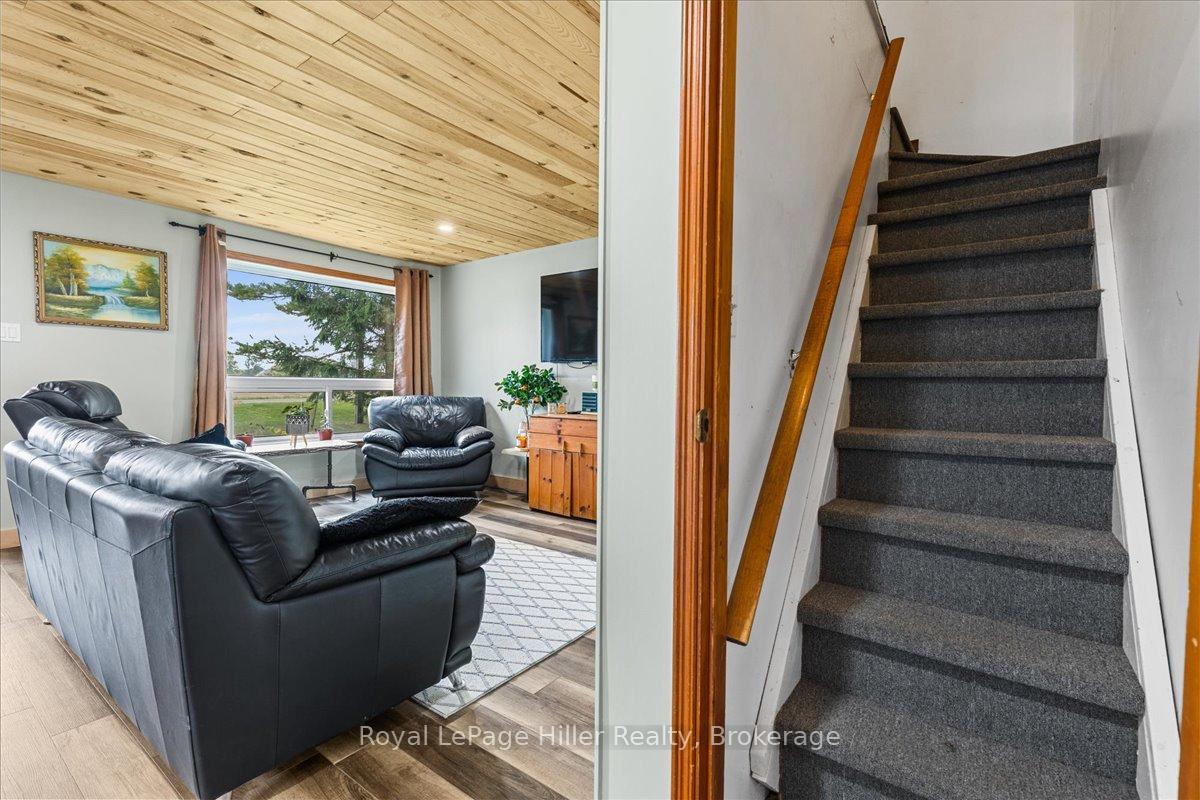 Photo 25 of 1021 Road 164, Lucan Biddulph, Granton — HOMEH