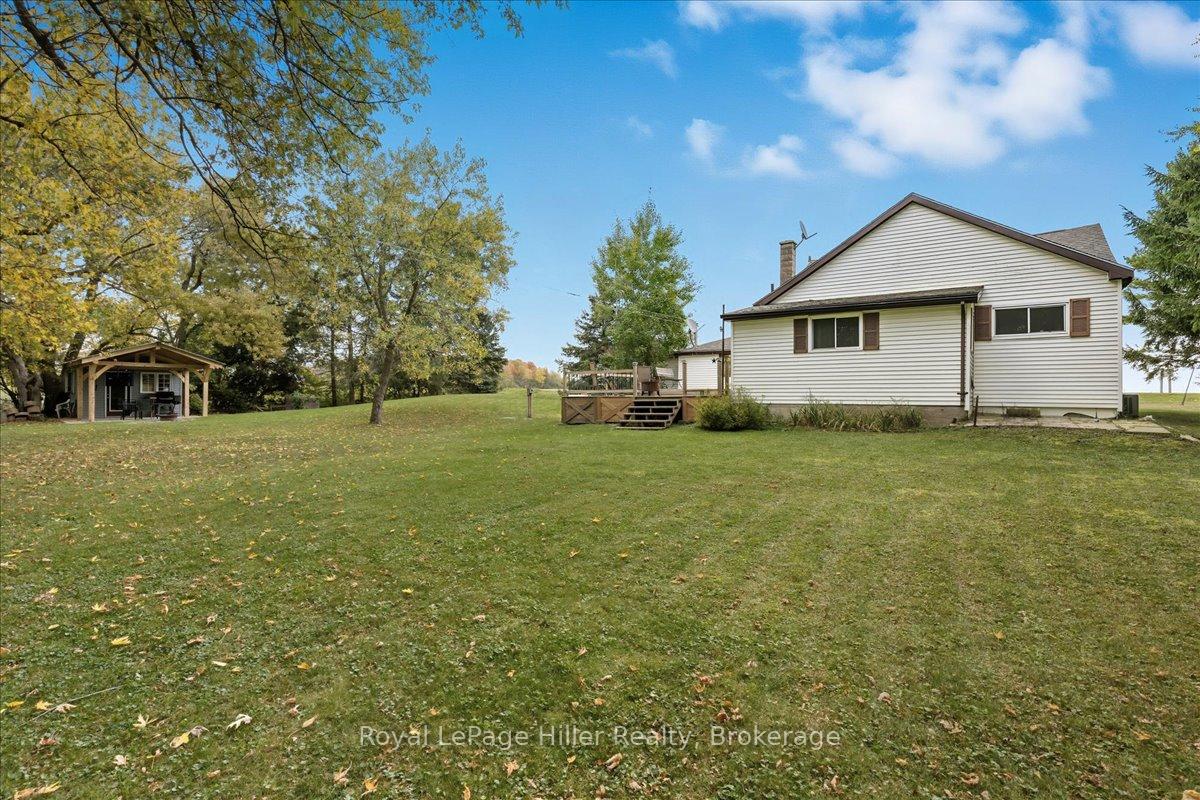 Photo 37 of 1021 Road 164, Lucan Biddulph, Granton — HOMEH