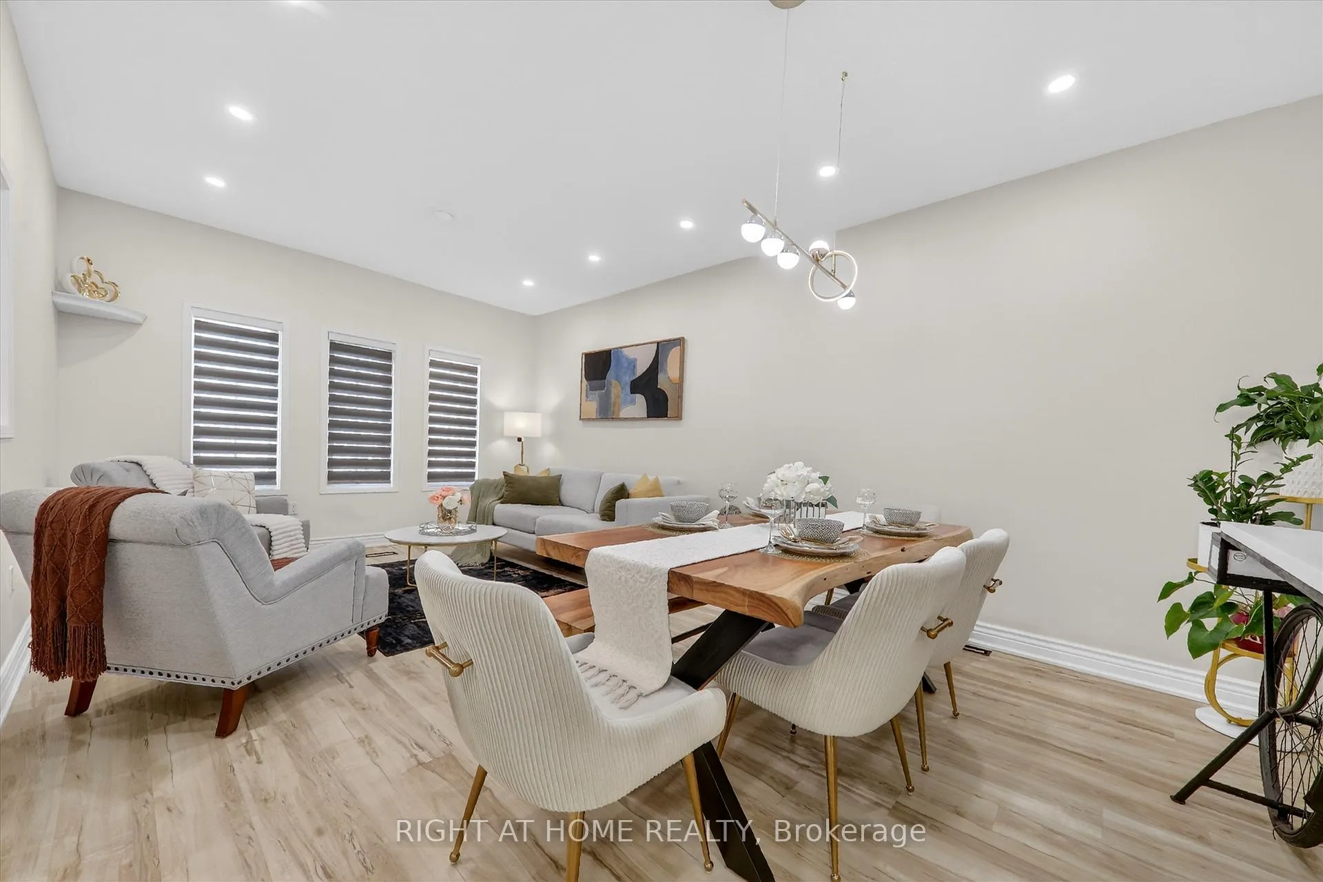 Photo 5 of 75 Fencerow Drive, Whitby, Rolling Acres — HOMEH