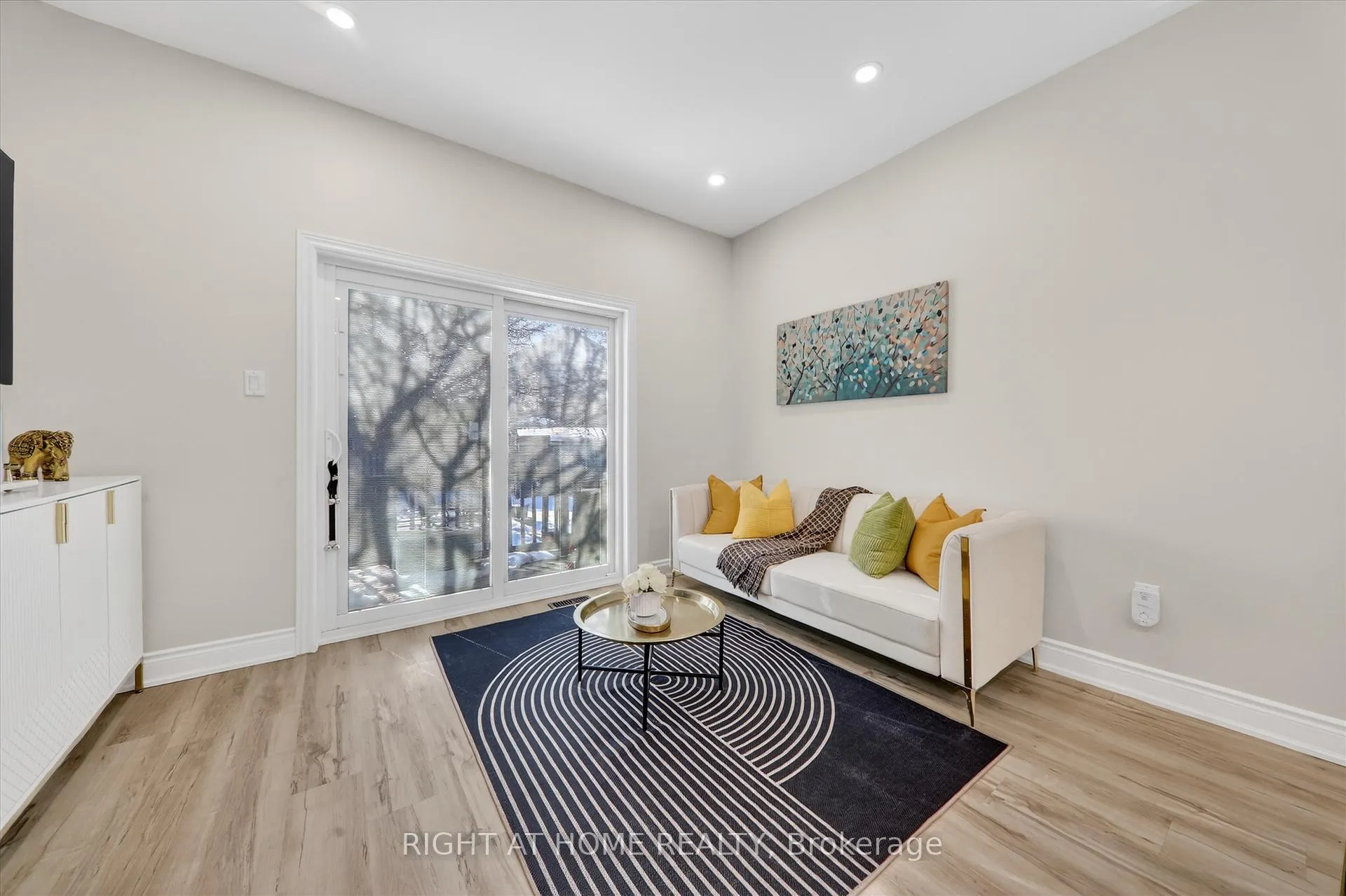 Photo 10 of 75 Fencerow Drive, Whitby, Rolling Acres — HOMEH