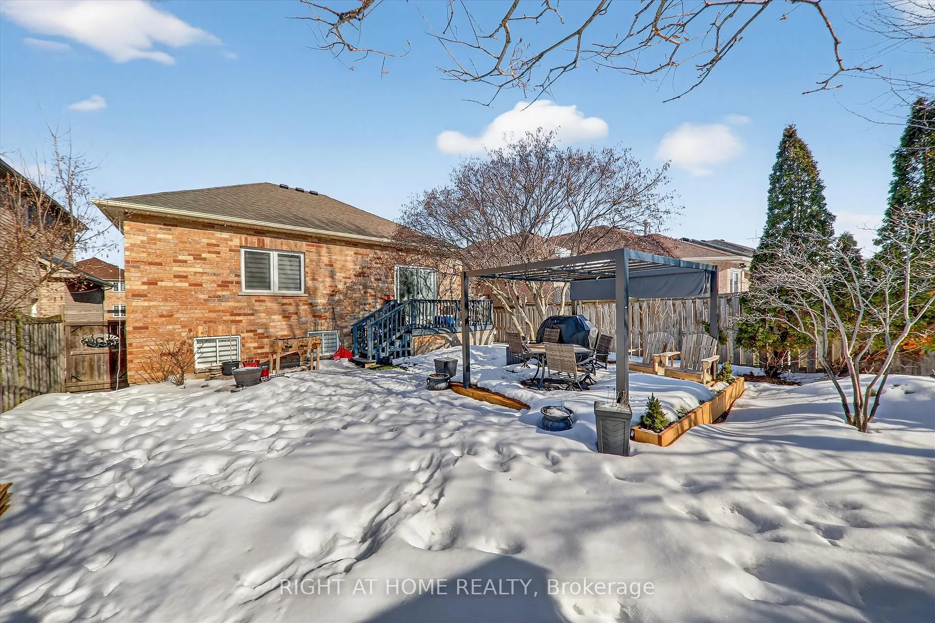 Photo 24 of 75 Fencerow Drive, Whitby, Rolling Acres — HOMEH