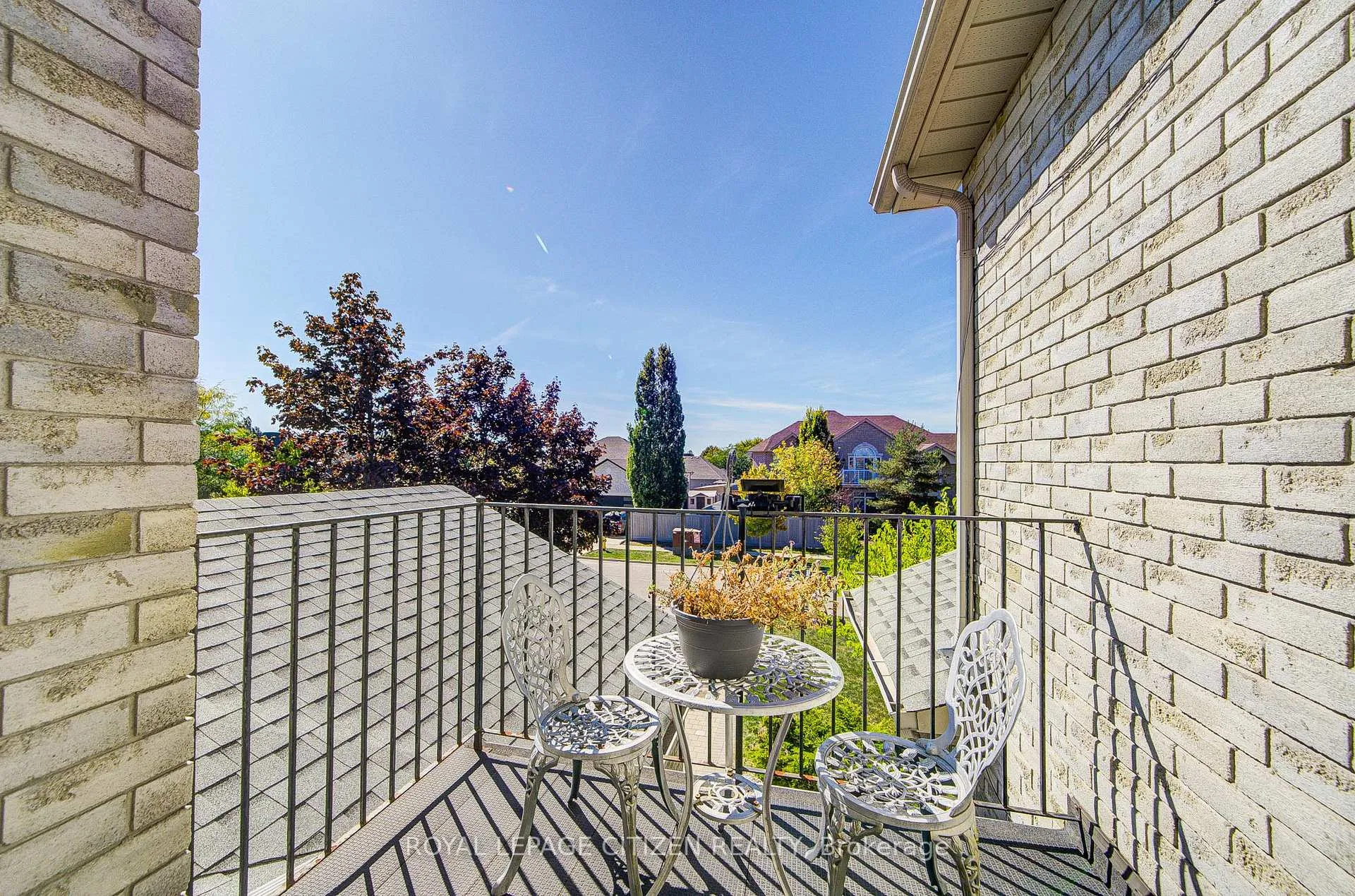 Photo 5 of 180 Kimber Crescent, Vaughan, East Woodbridge — HOMEH