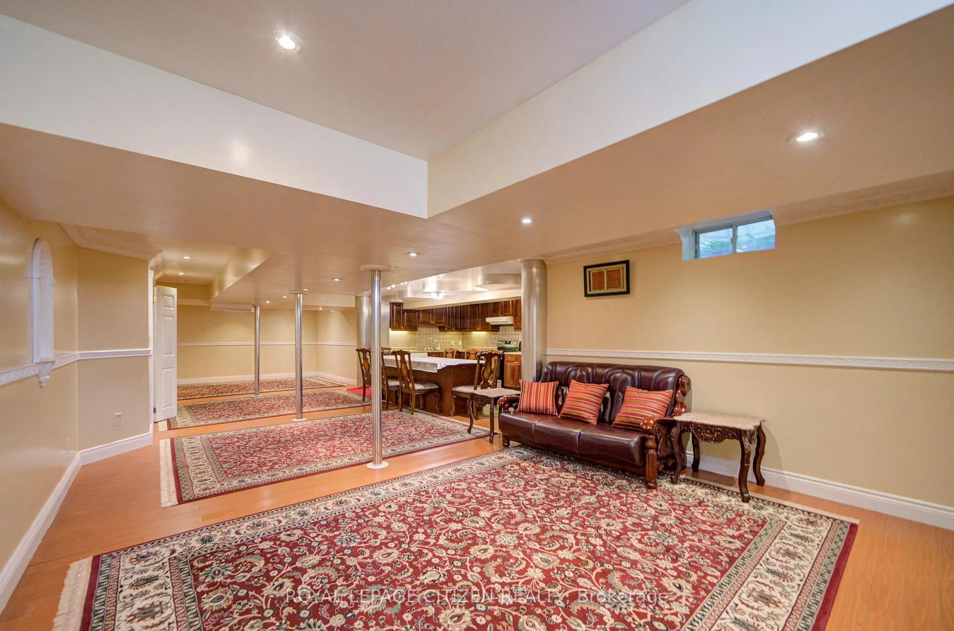 Photo 7 of 180 Kimber Crescent, Vaughan, East Woodbridge — HOMEH