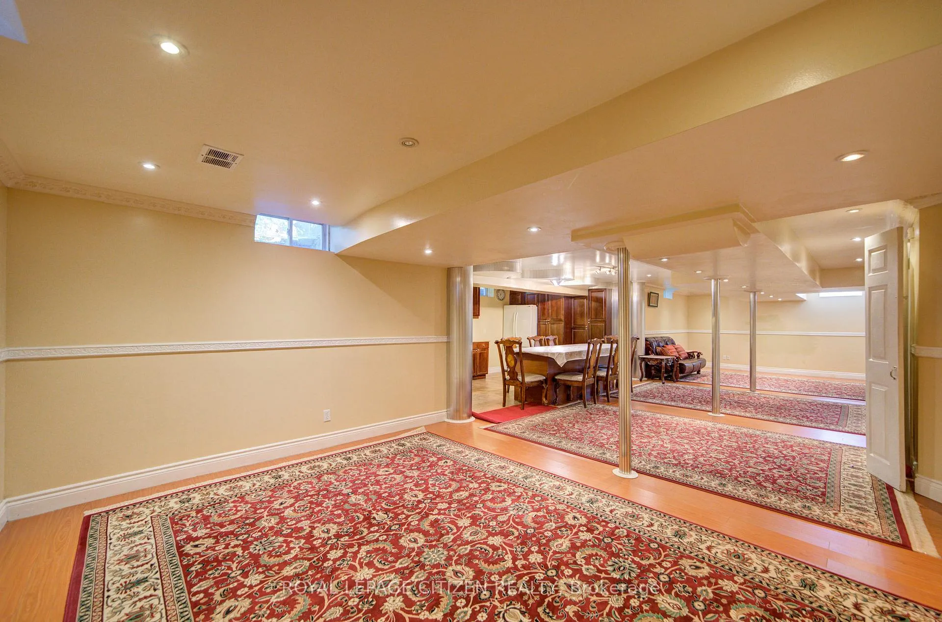 Photo 8 of 180 Kimber Crescent, Vaughan, East Woodbridge — HOMEH