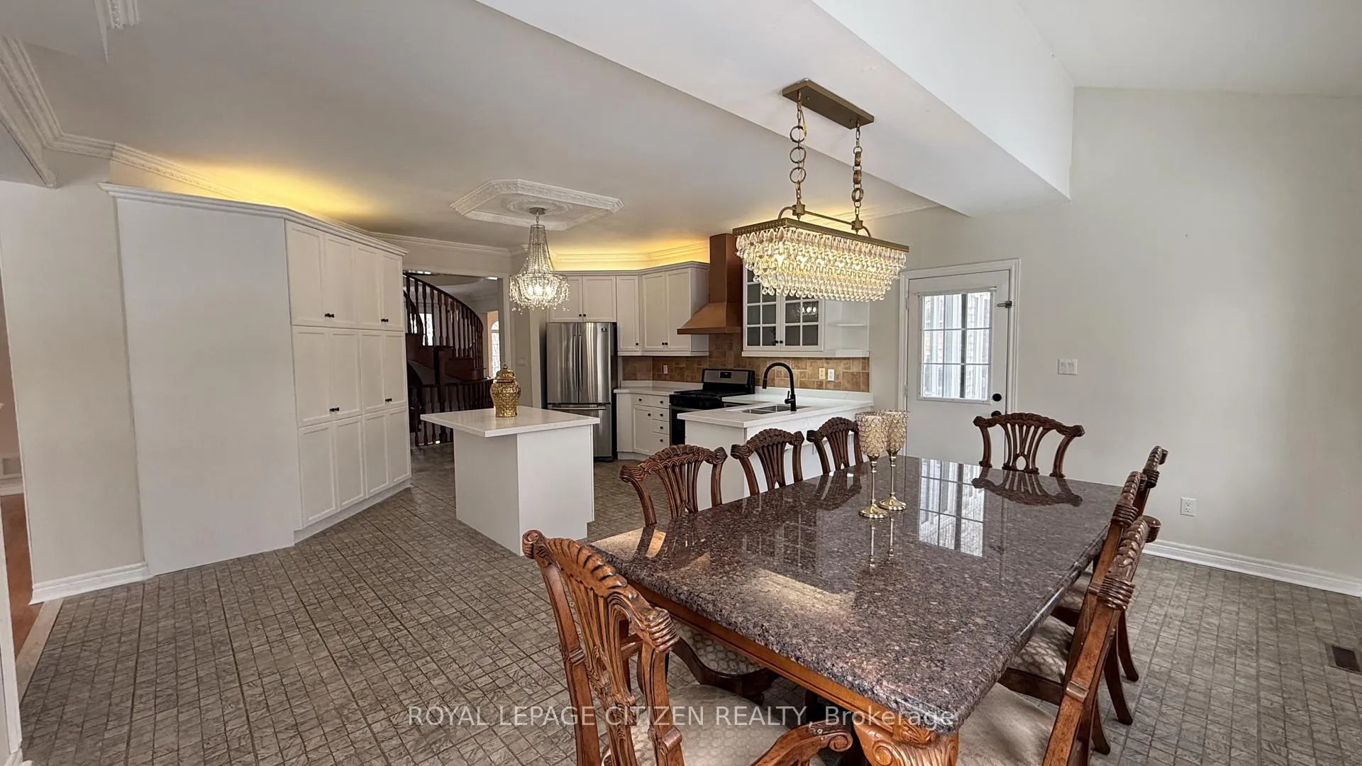 Photo 10 of 180 Kimber Crescent, Vaughan, East Woodbridge — HOMEH