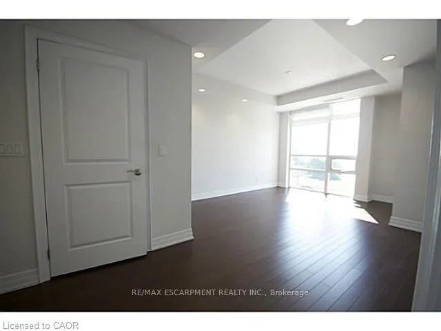 Photo 12 of Unit 403, 360 Pearl Street, Burlington, Brant — HOMEH