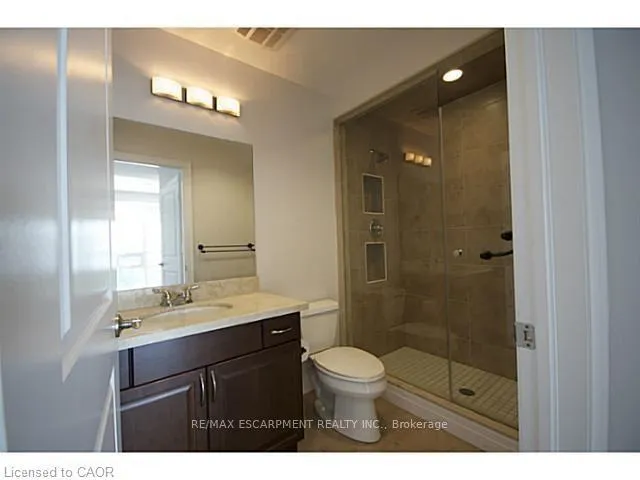 Photo 13 of Unit 403, 360 Pearl Street, Burlington, Brant — HOMEH