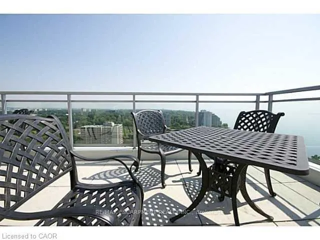 Photo 26 of Unit 403, 360 Pearl Street, Burlington, Brant — HOMEH