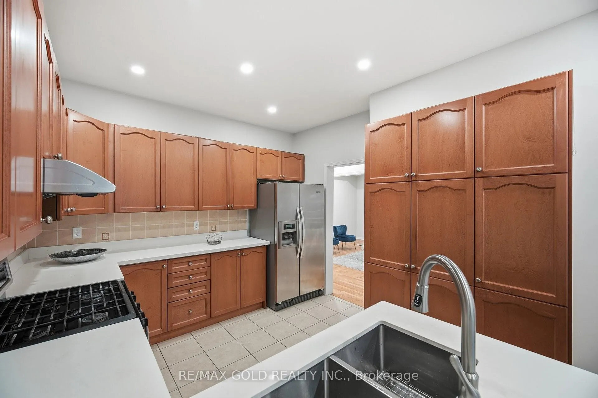 Photo 8 of 14 Ledgerock Road, Brampton, Bram East — HOMEH
