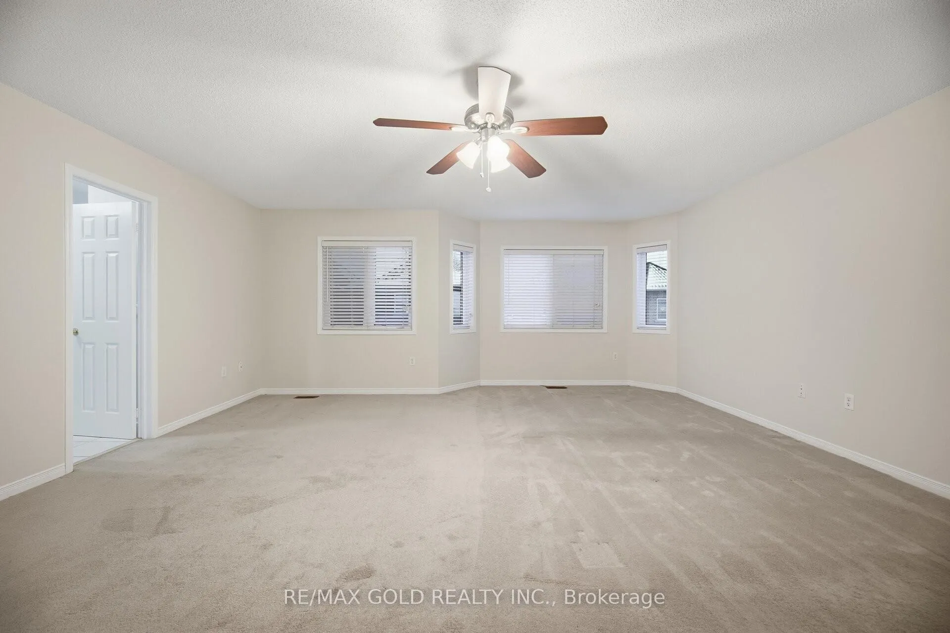 Photo 16 of 14 Ledgerock Road, Brampton, Bram East — HOMEH