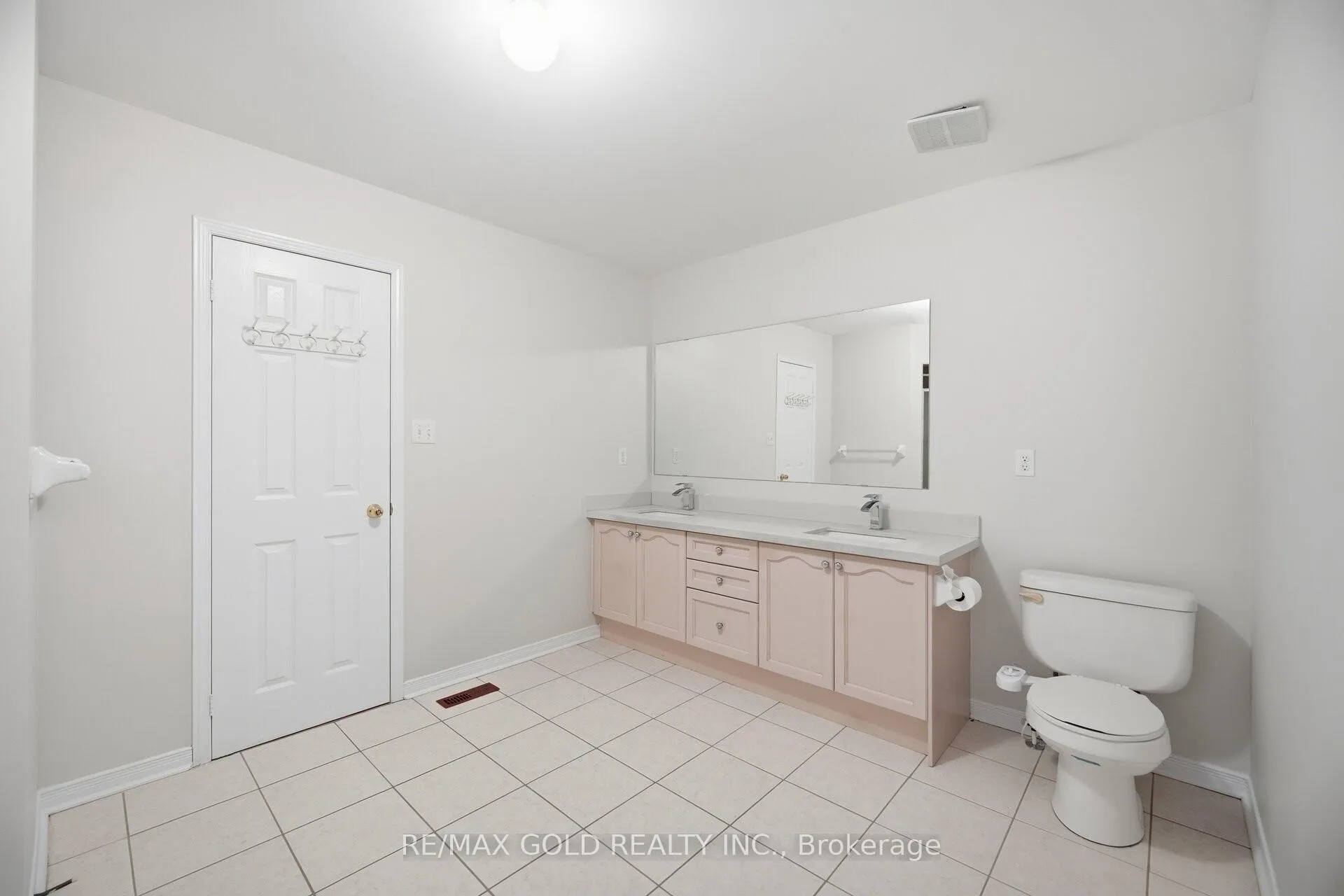Photo 17 of 14 Ledgerock Road, Brampton, Bram East — HOMEH