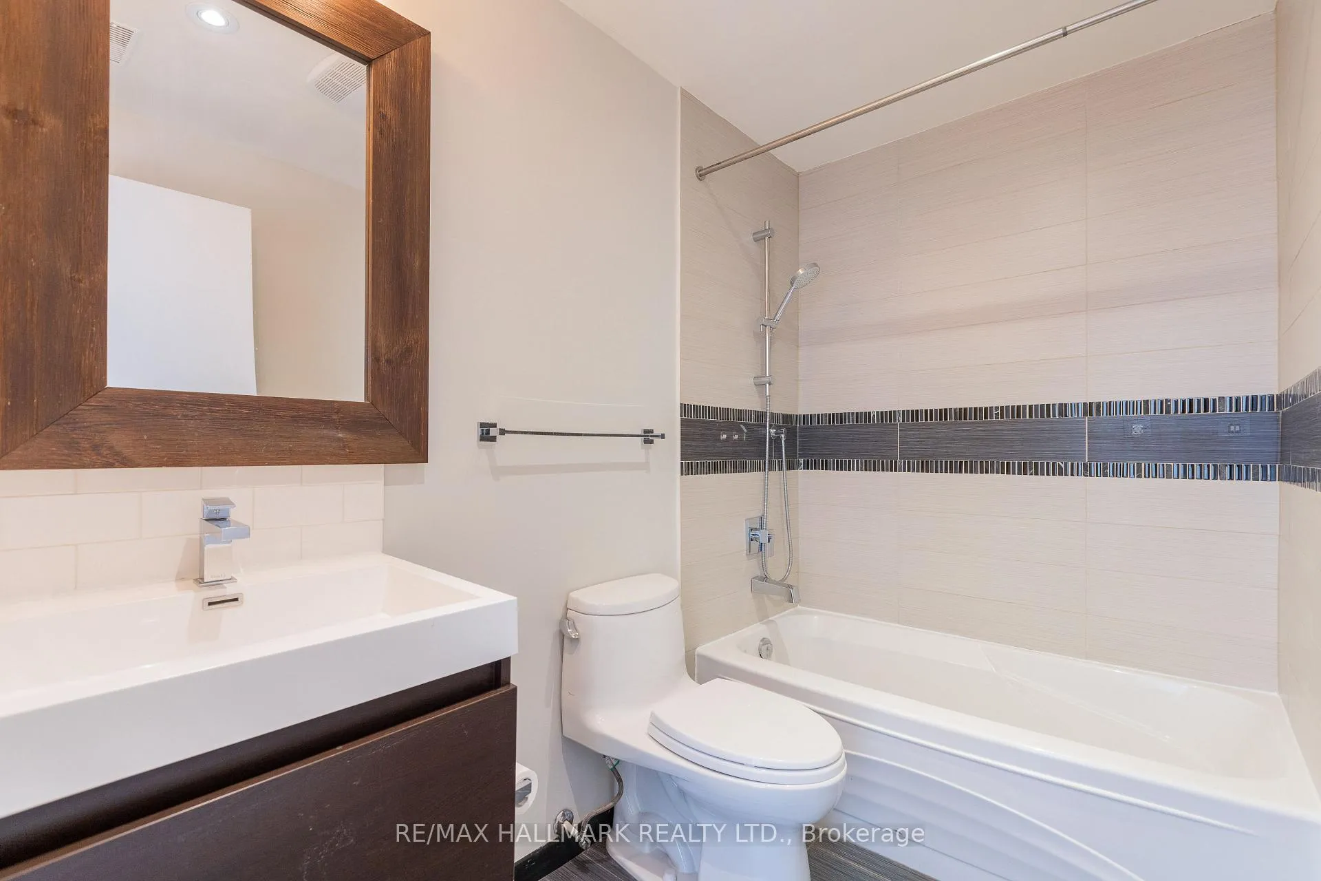Photo 11 of Unit 1, 2277 Queen Street E, Toronto, The Beaches — HOMEH