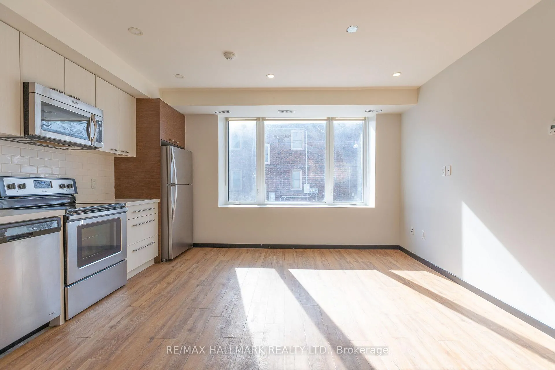 Photo 14 of Unit 1, 2277 Queen Street E, Toronto, The Beaches — HOMEH
