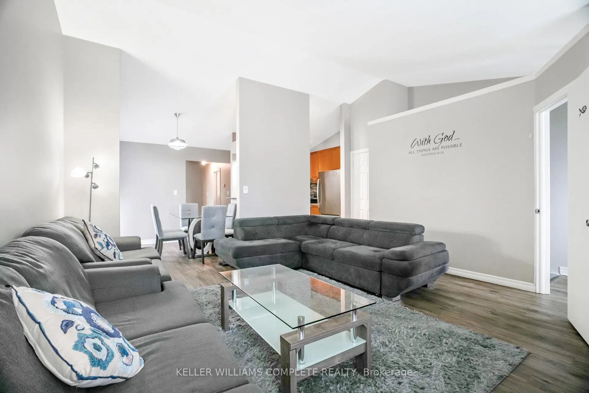 Photo 6 of 378B Glendale Avenue, St. Catharines, Burleigh Hill — HOMEH