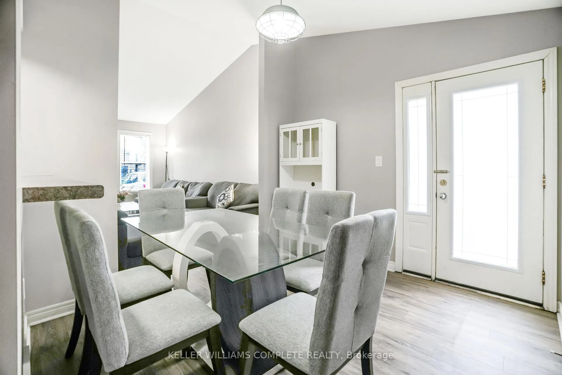 Photo 7 of 378B Glendale Avenue, St. Catharines, Burleigh Hill — HOMEH
