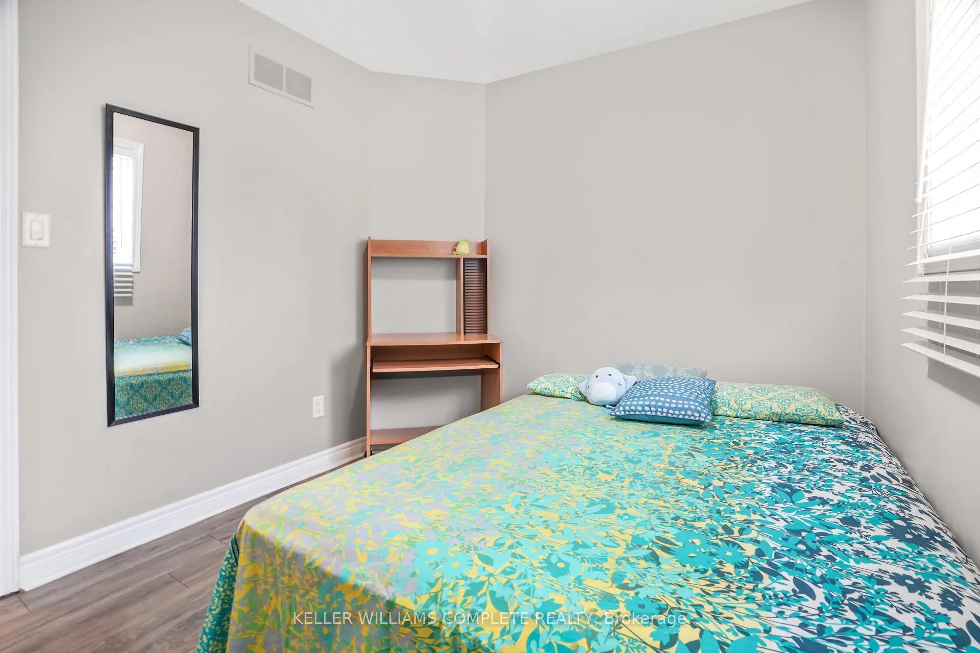 Photo 12 of 378B Glendale Avenue, St. Catharines, Burleigh Hill — HOMEH