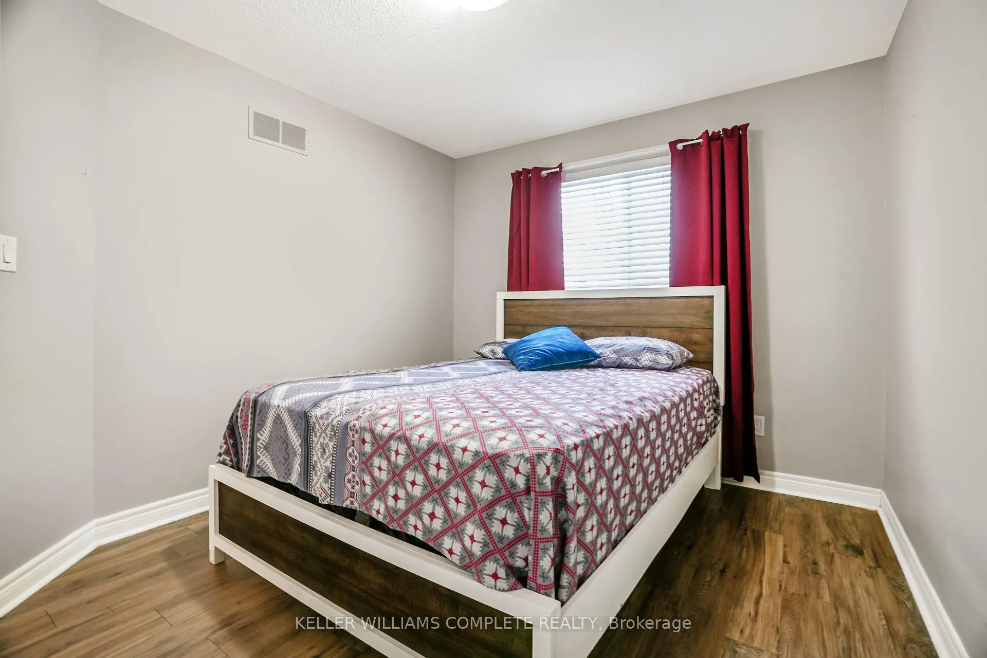 Photo 14 of 378B Glendale Avenue, St. Catharines, Burleigh Hill — HOMEH