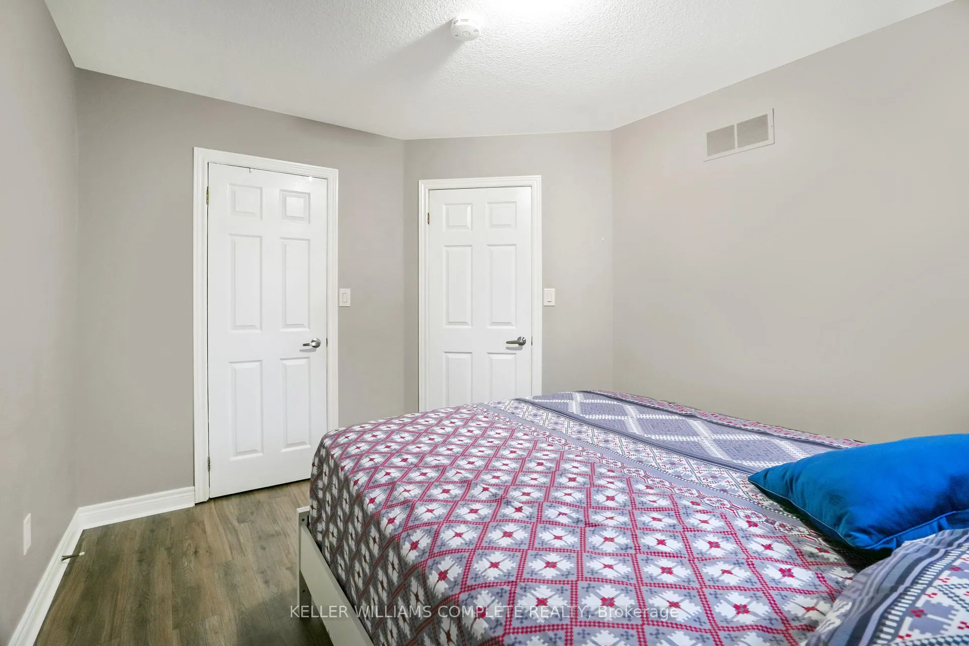 Photo 15 of 378B Glendale Avenue, St. Catharines, Burleigh Hill — HOMEH