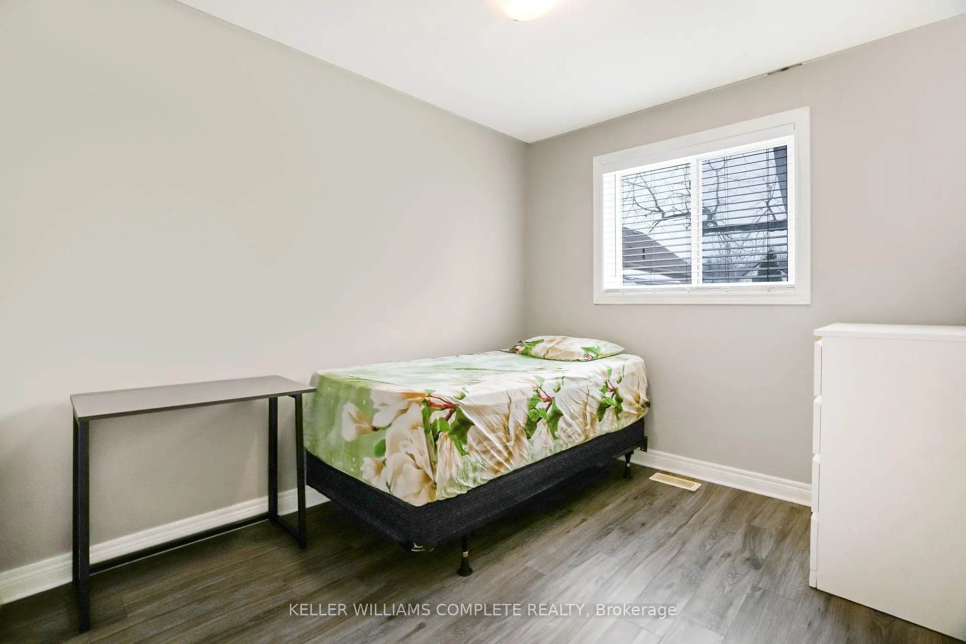 Photo 16 of 378B Glendale Avenue, St. Catharines, Burleigh Hill — HOMEH