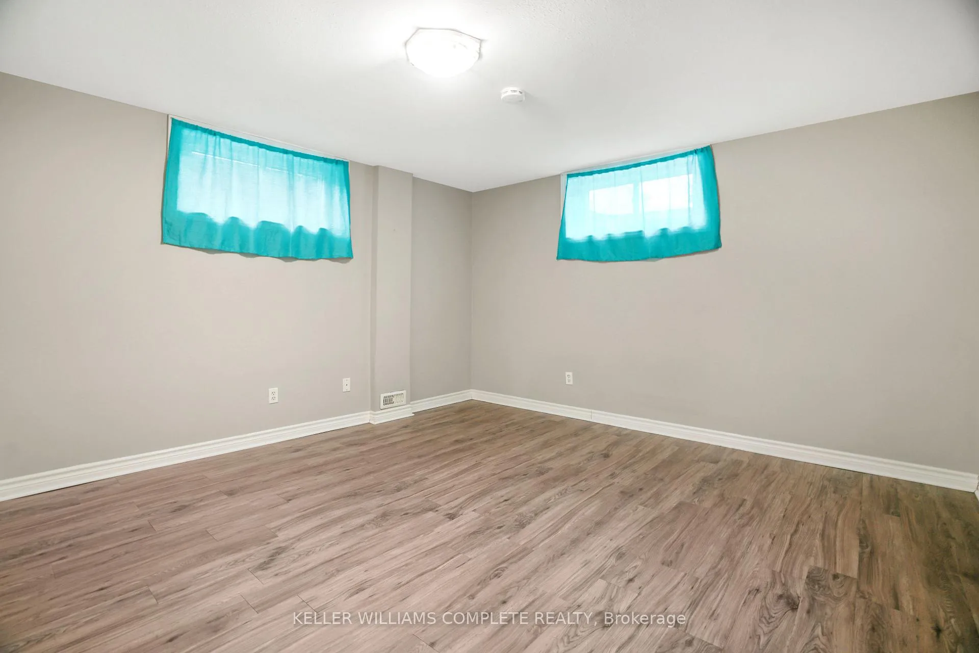 Photo 20 of 378B Glendale Avenue, St. Catharines, Burleigh Hill — HOMEH