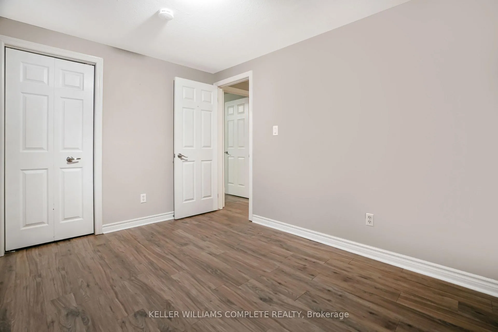 Photo 23 of 378B Glendale Avenue, St. Catharines, Burleigh Hill — HOMEH