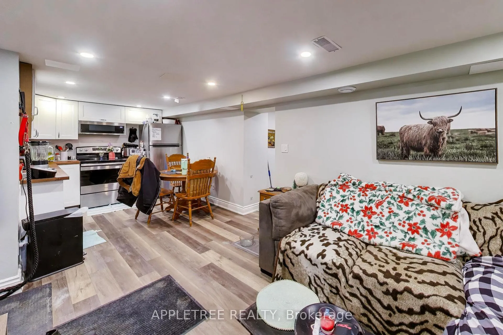 Photo 14 of 147 Berczy Street, Barrie, Codrington — HOMEH