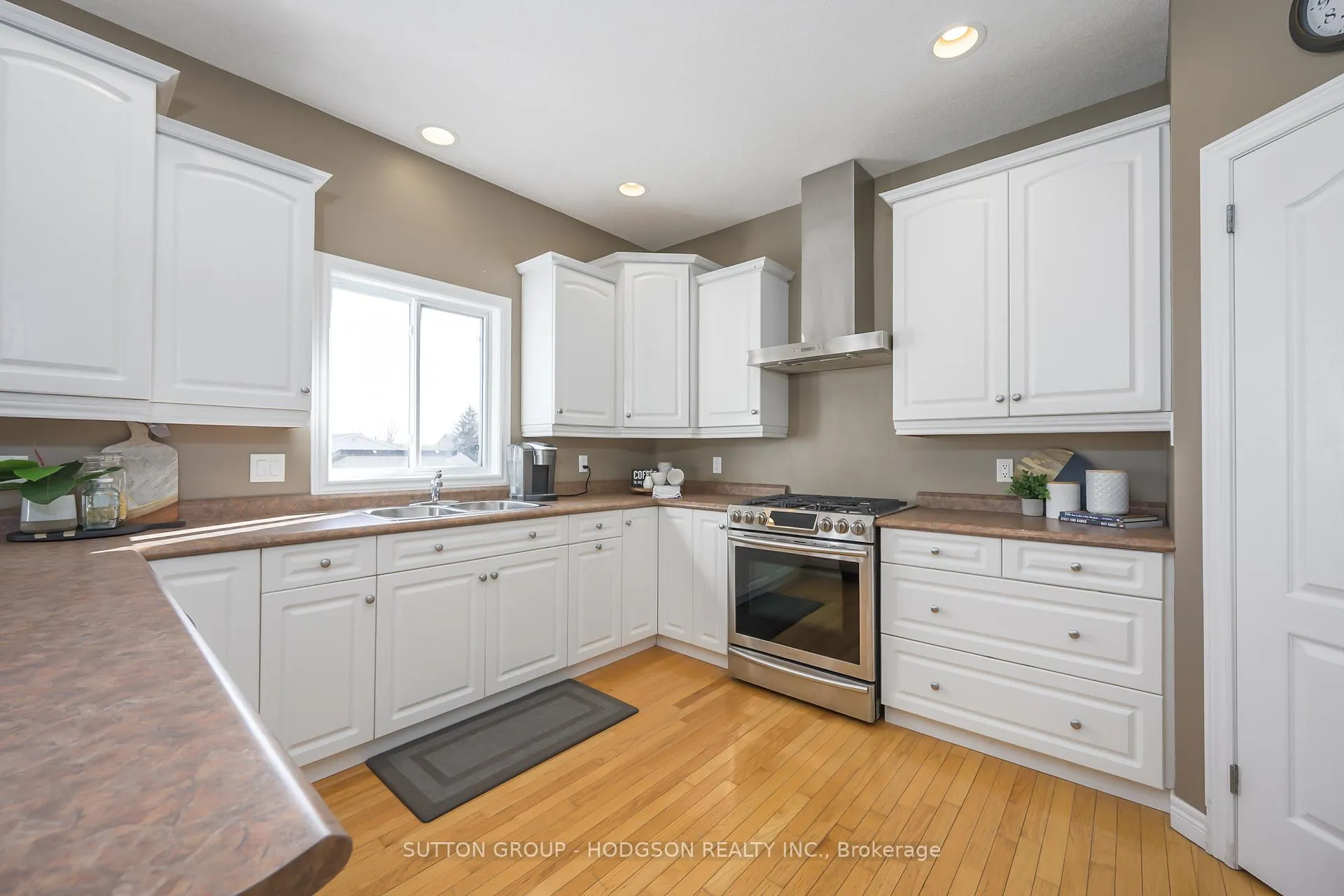 Photo 13 of 42 Oakmont Gardens, Middlesex Centre, Ilderton — HOMEH