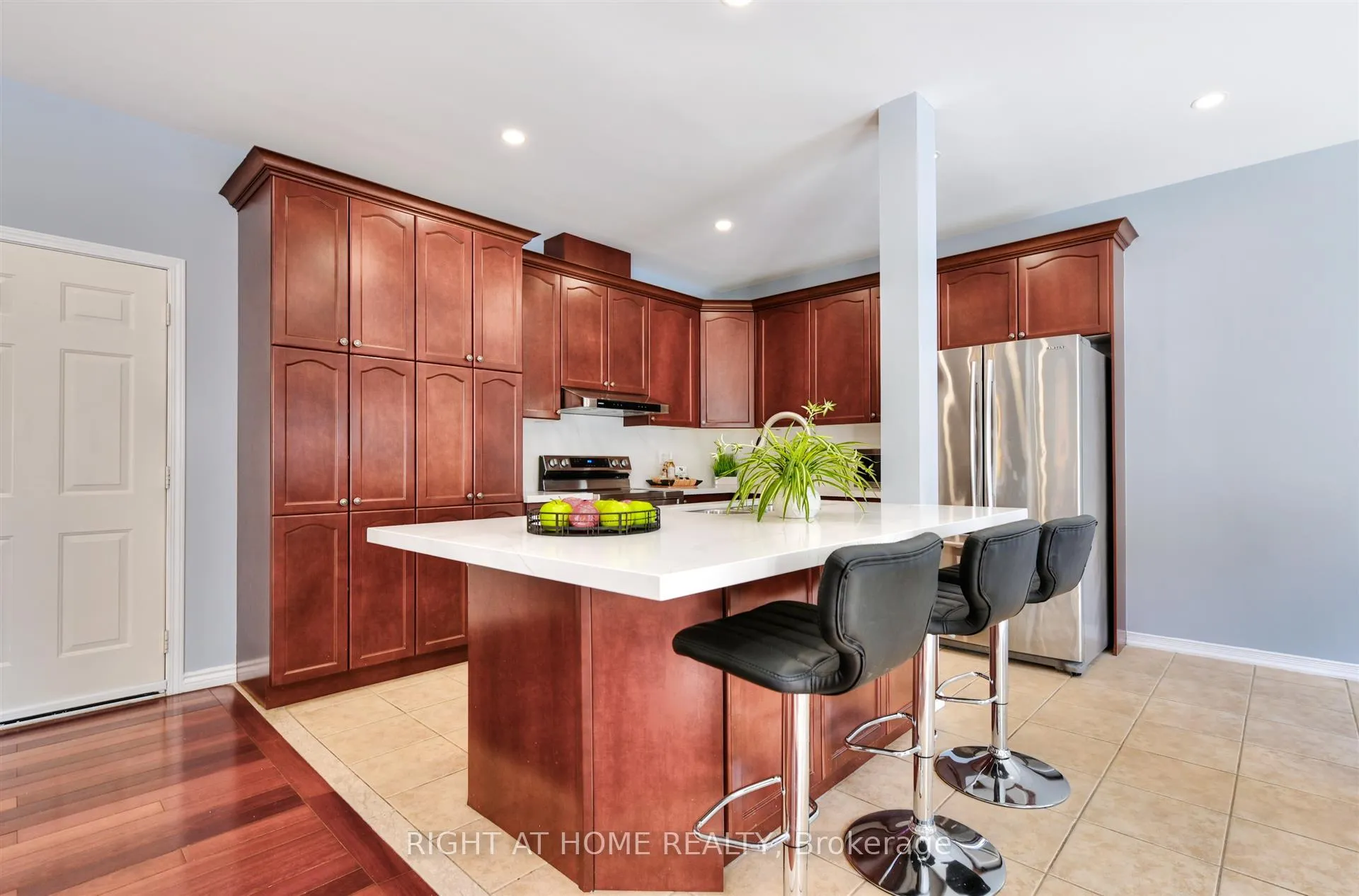 Photo 10 of 4689 Bracknell Road, Burlington, Alton — HOMEH