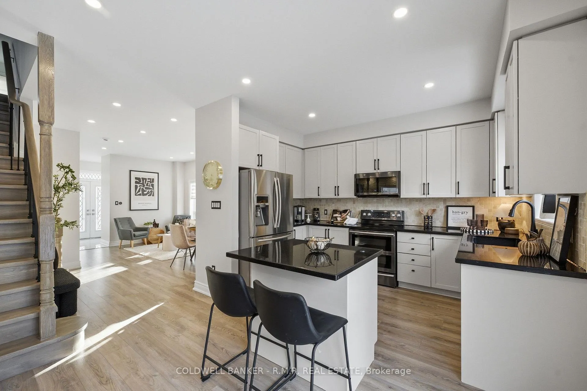 Photo 3 of 82 Vipond Road, Whitby, Brooklin — HOMEH