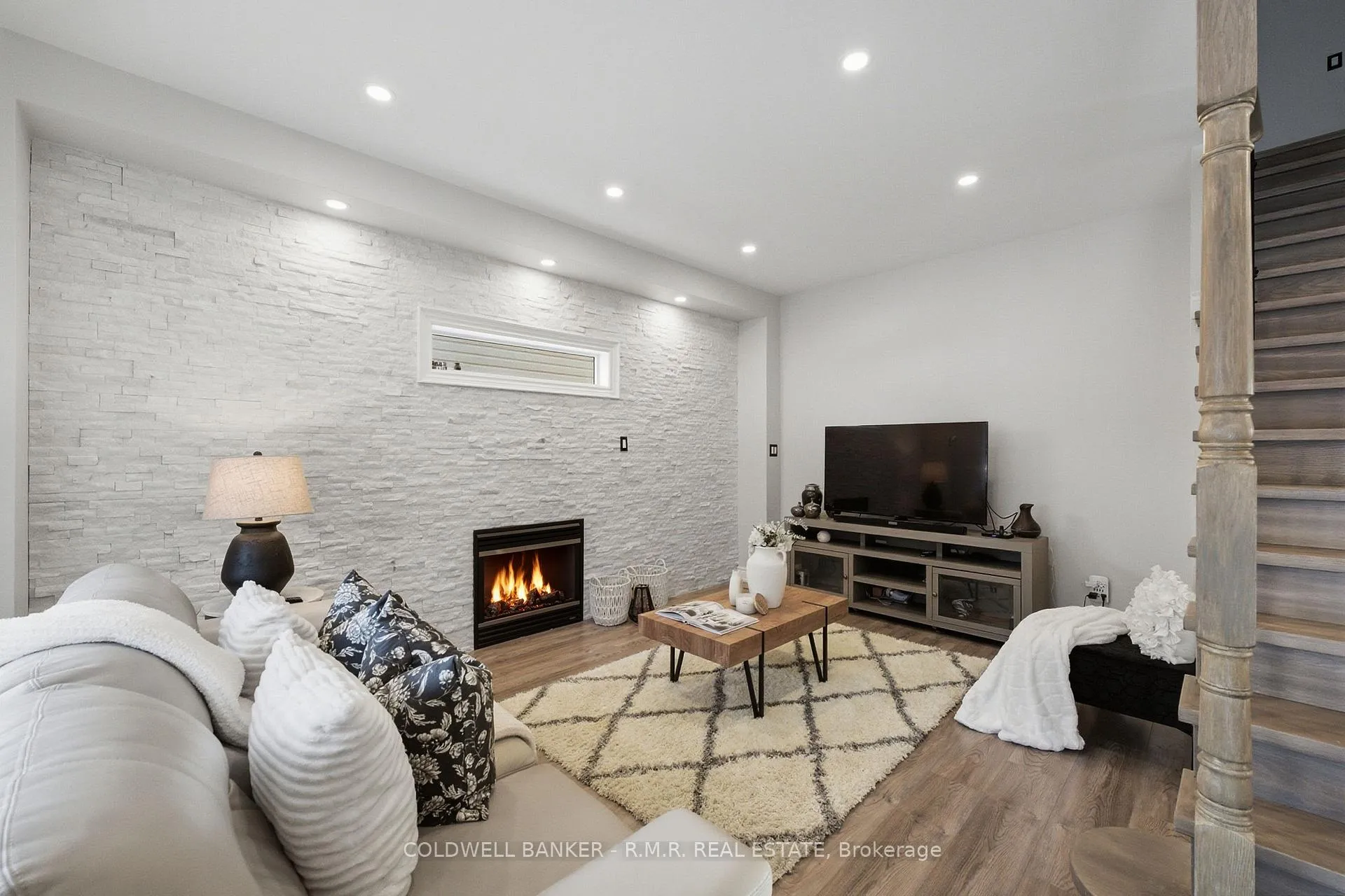 Photo 13 of 82 Vipond Road, Whitby, Brooklin — HOMEH