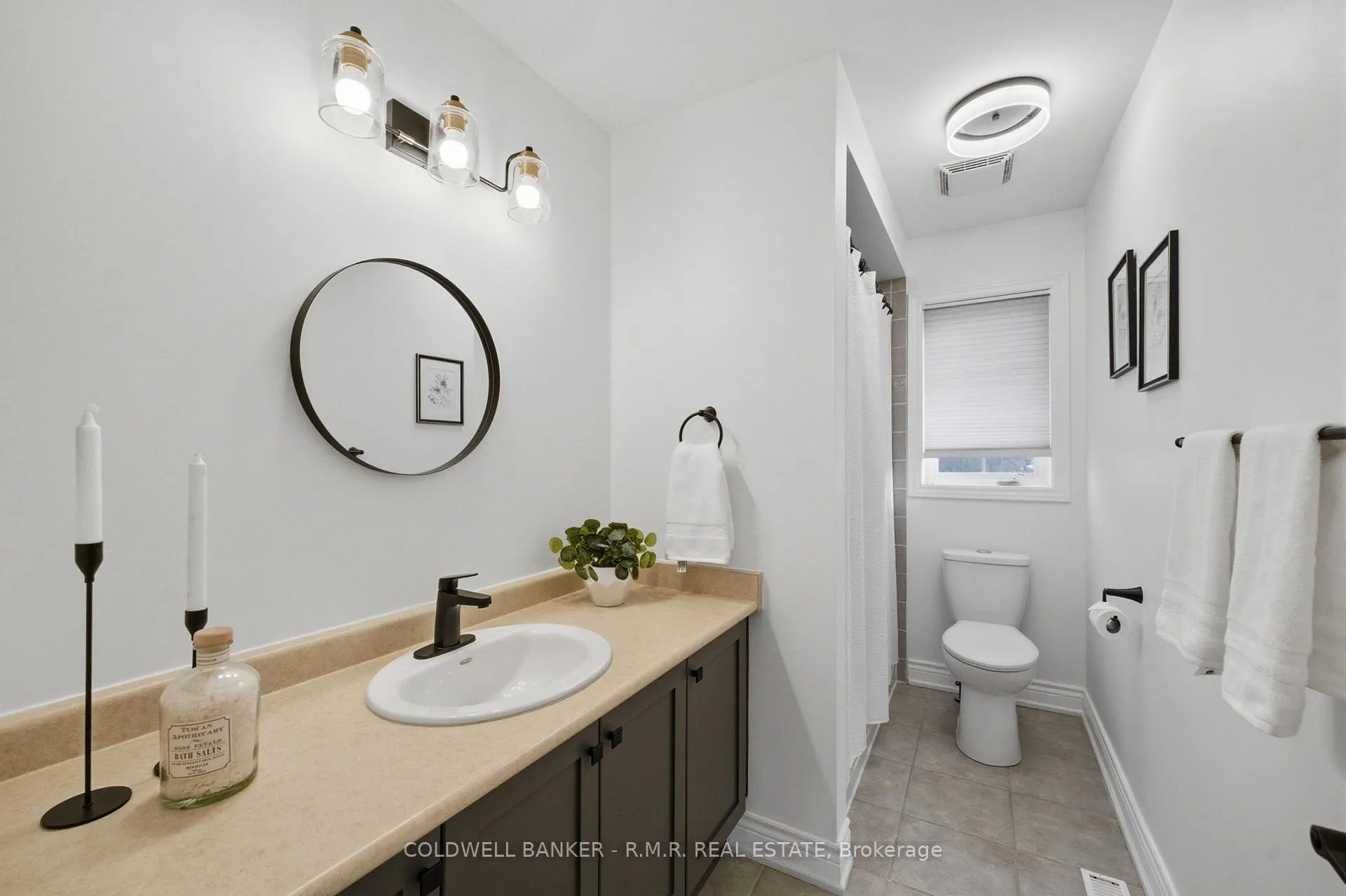 Photo 23 of 82 Vipond Road, Whitby, Brooklin — HOMEH