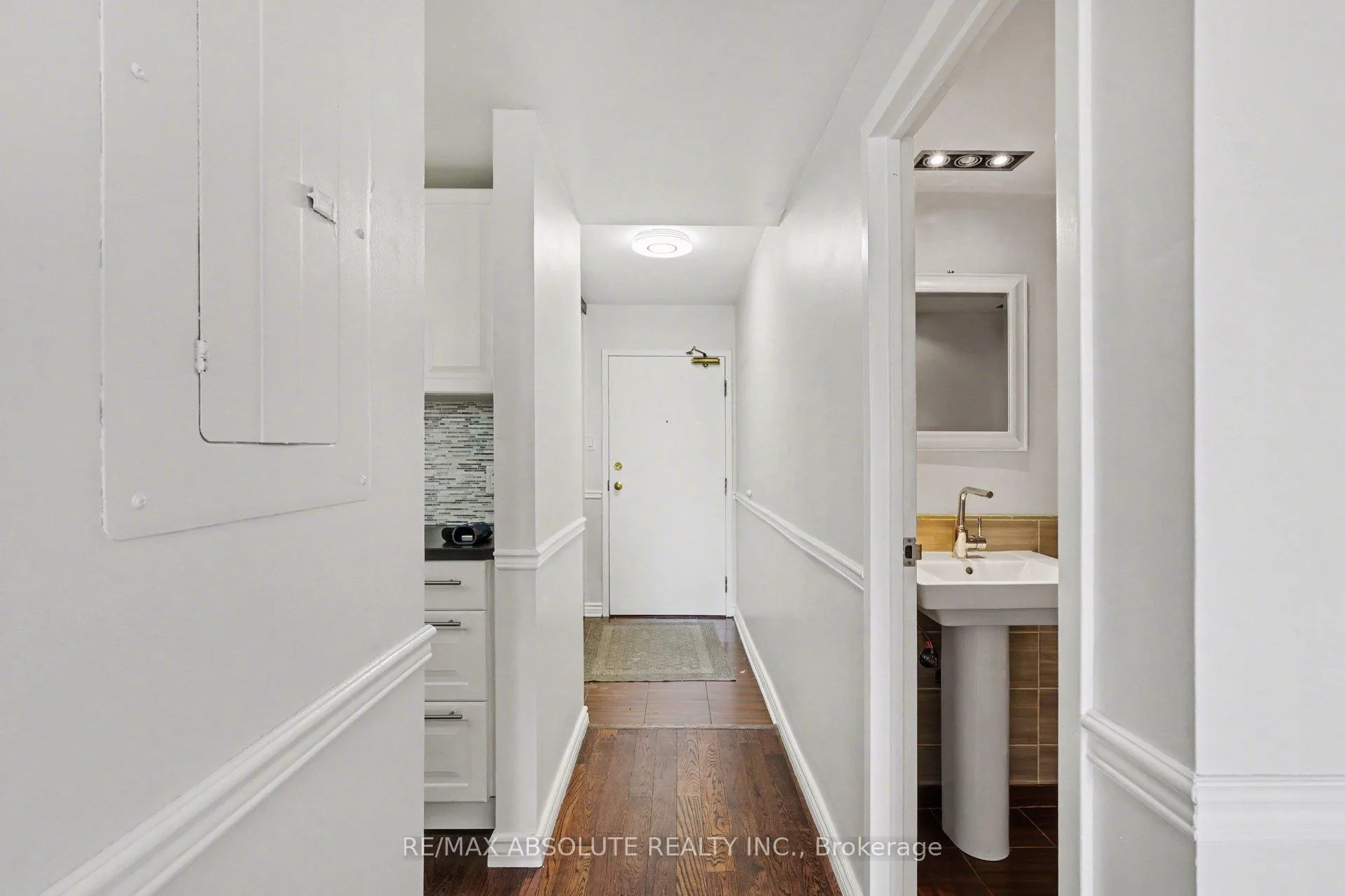 Photo 2 of Unit 305, 1177 Belanger Avenue, Ottawa, Billings Bridge — HOMEH