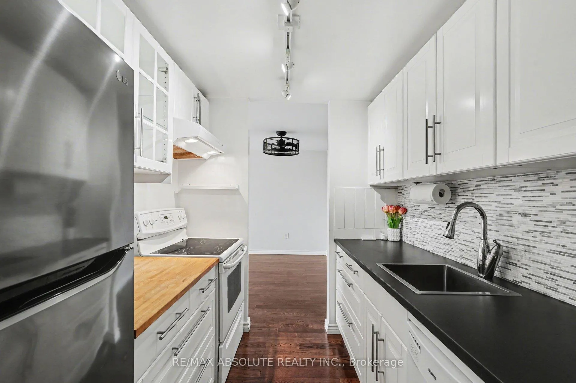 Photo 3 of Unit 305, 1177 Belanger Avenue, Ottawa, Billings Bridge — HOMEH