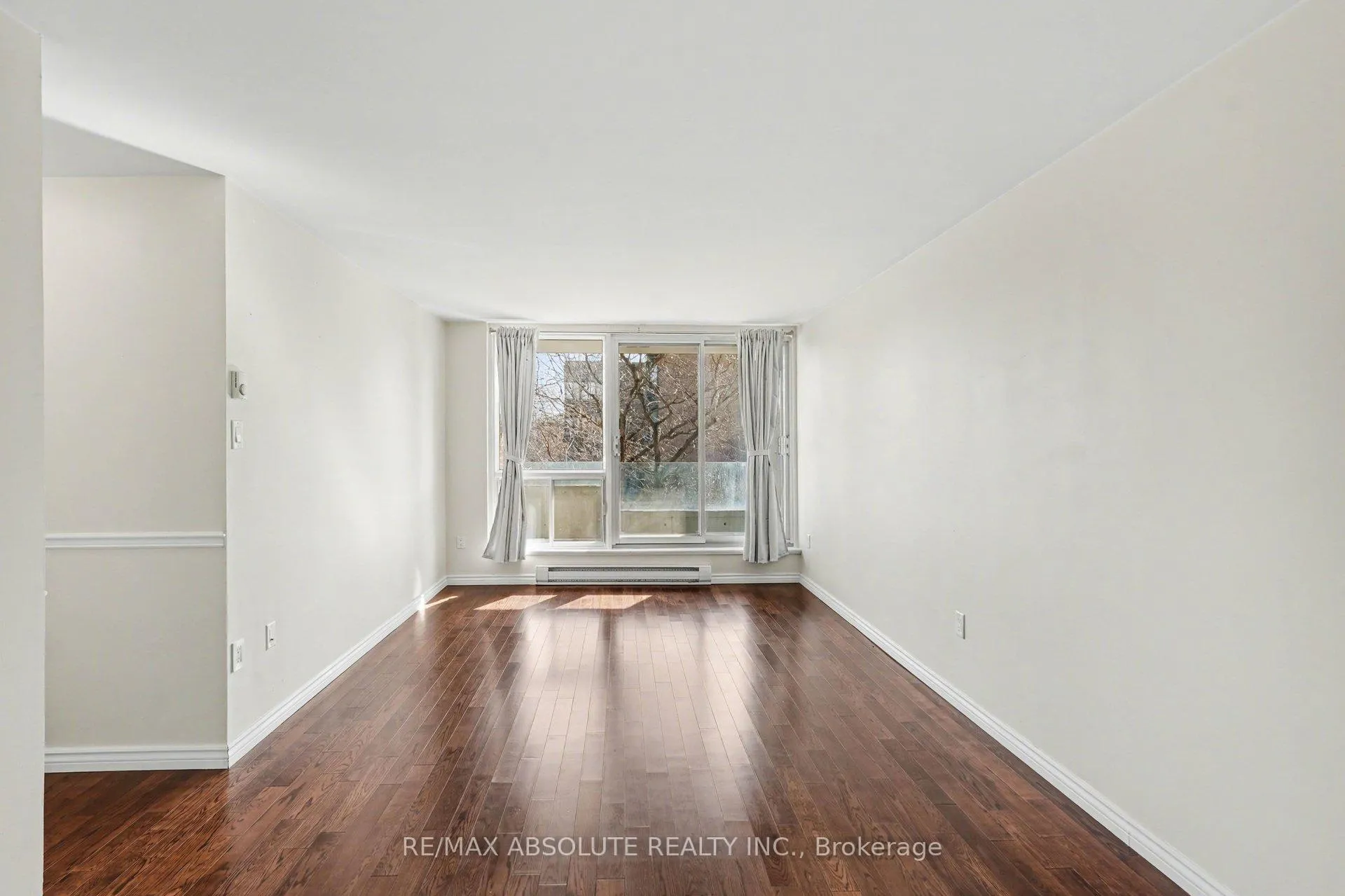 Photo 6 of Unit 305, 1177 Belanger Avenue, Ottawa, Billings Bridge — HOMEH
