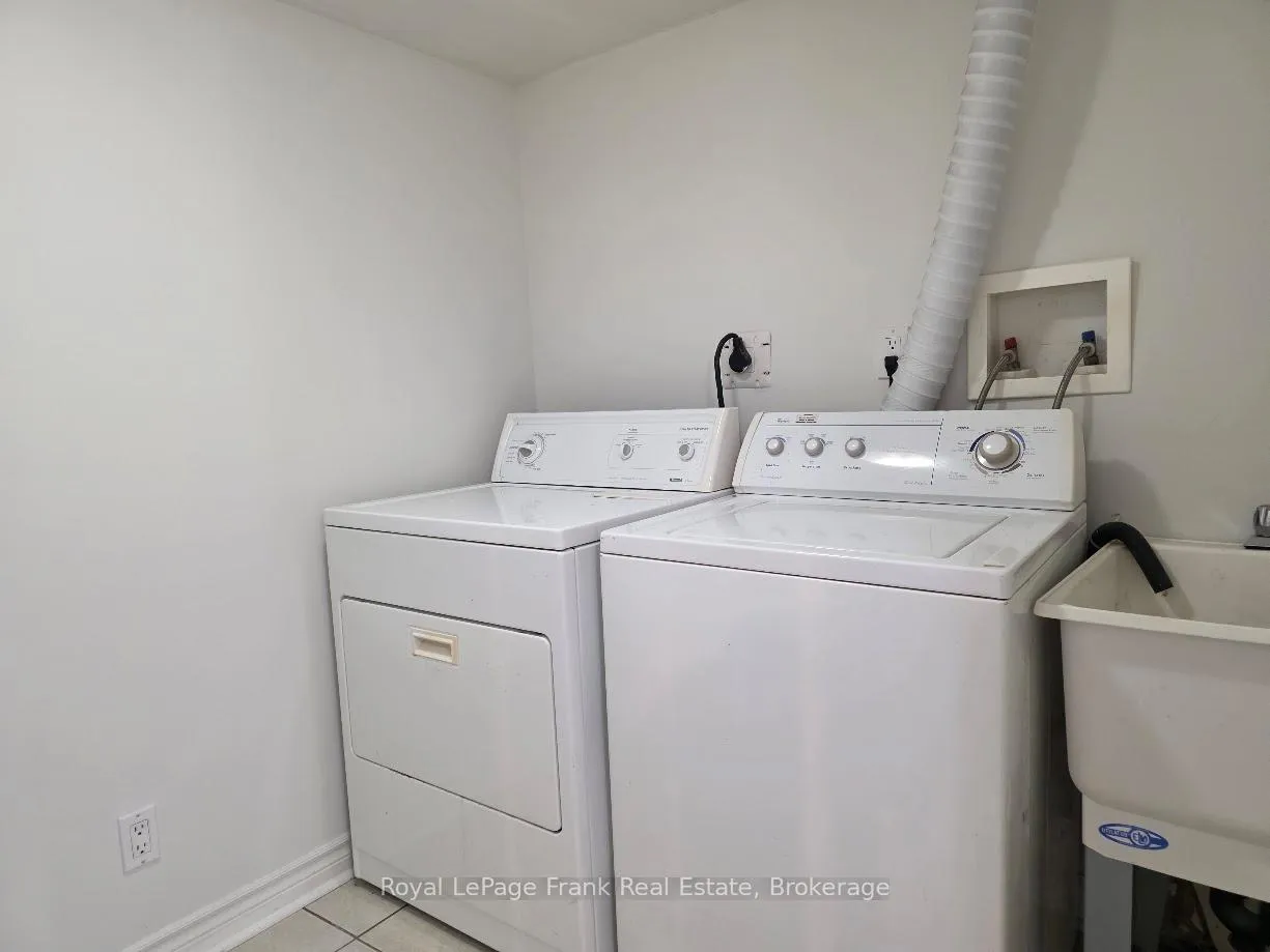 Photo 7 of 44 Billingsgate Crescent, Ajax, South East — HOMEH