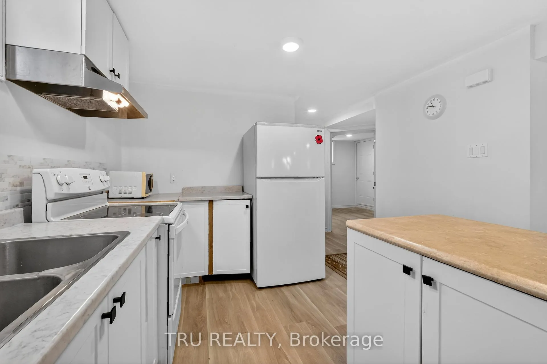 Photo 11 of Unit Maitland, 1263 Maitland Avenue, Ottawa, Copeland Park — HOMEH