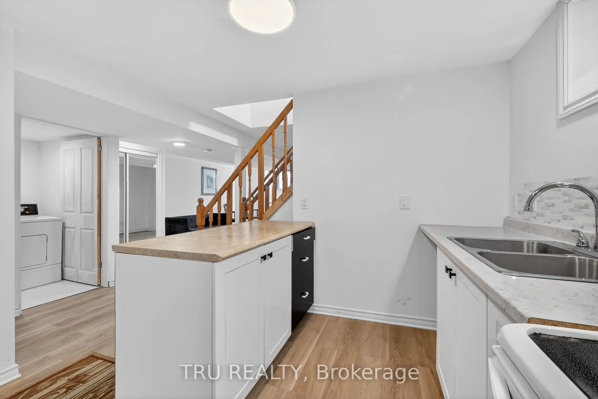 Photo 12 of Unit Maitland, 1263 Maitland Avenue, Ottawa, Copeland Park — HOMEH