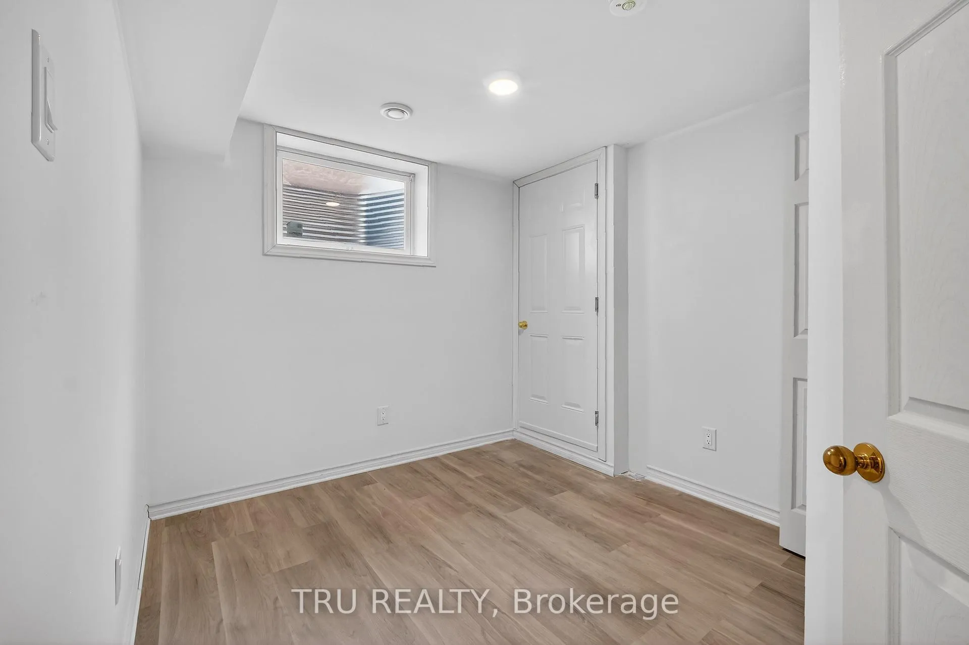 Photo 13 of Unit Maitland, 1263 Maitland Avenue, Ottawa, Copeland Park — HOMEH
