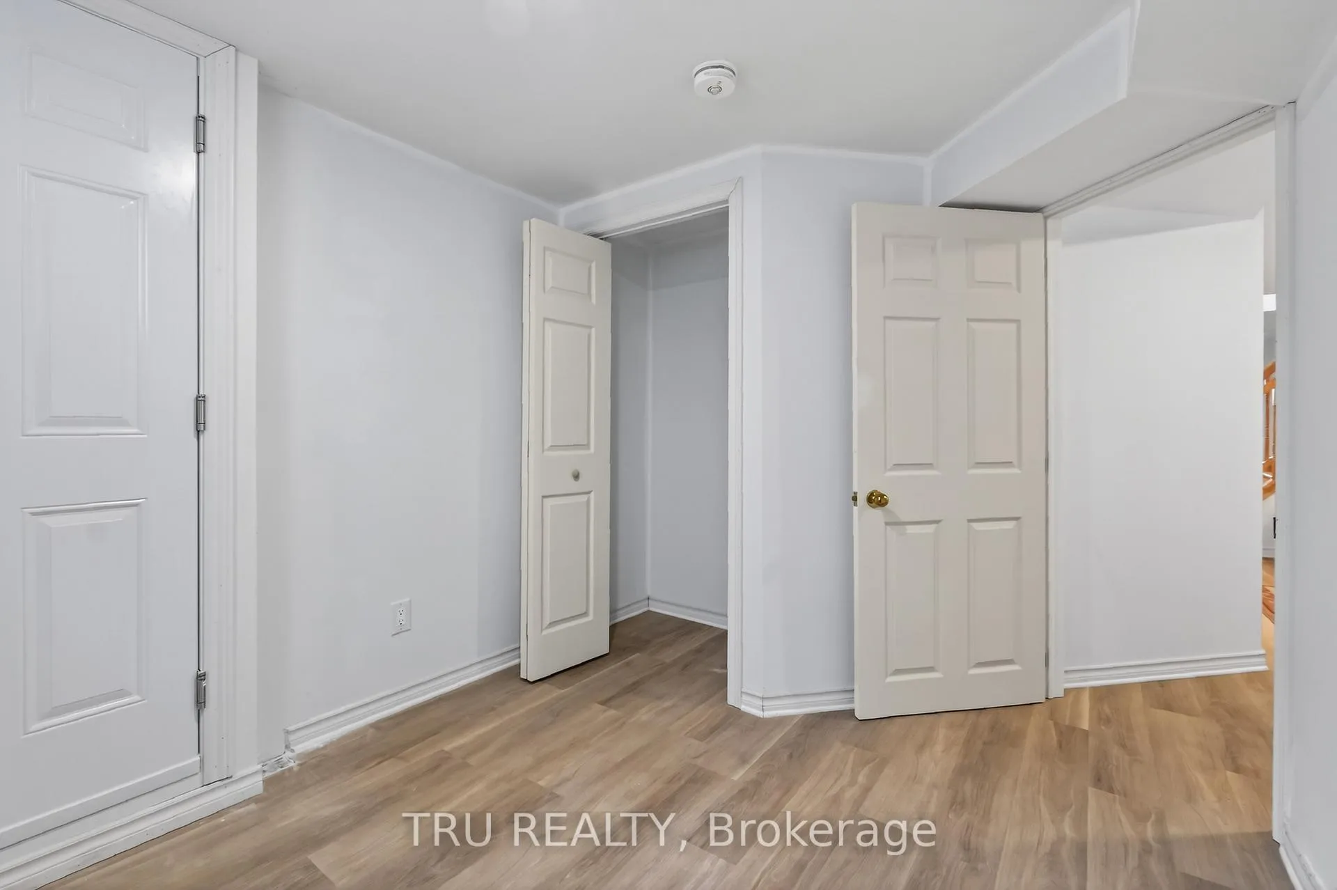 Photo 14 of Unit Maitland, 1263 Maitland Avenue, Ottawa, Copeland Park — HOMEH