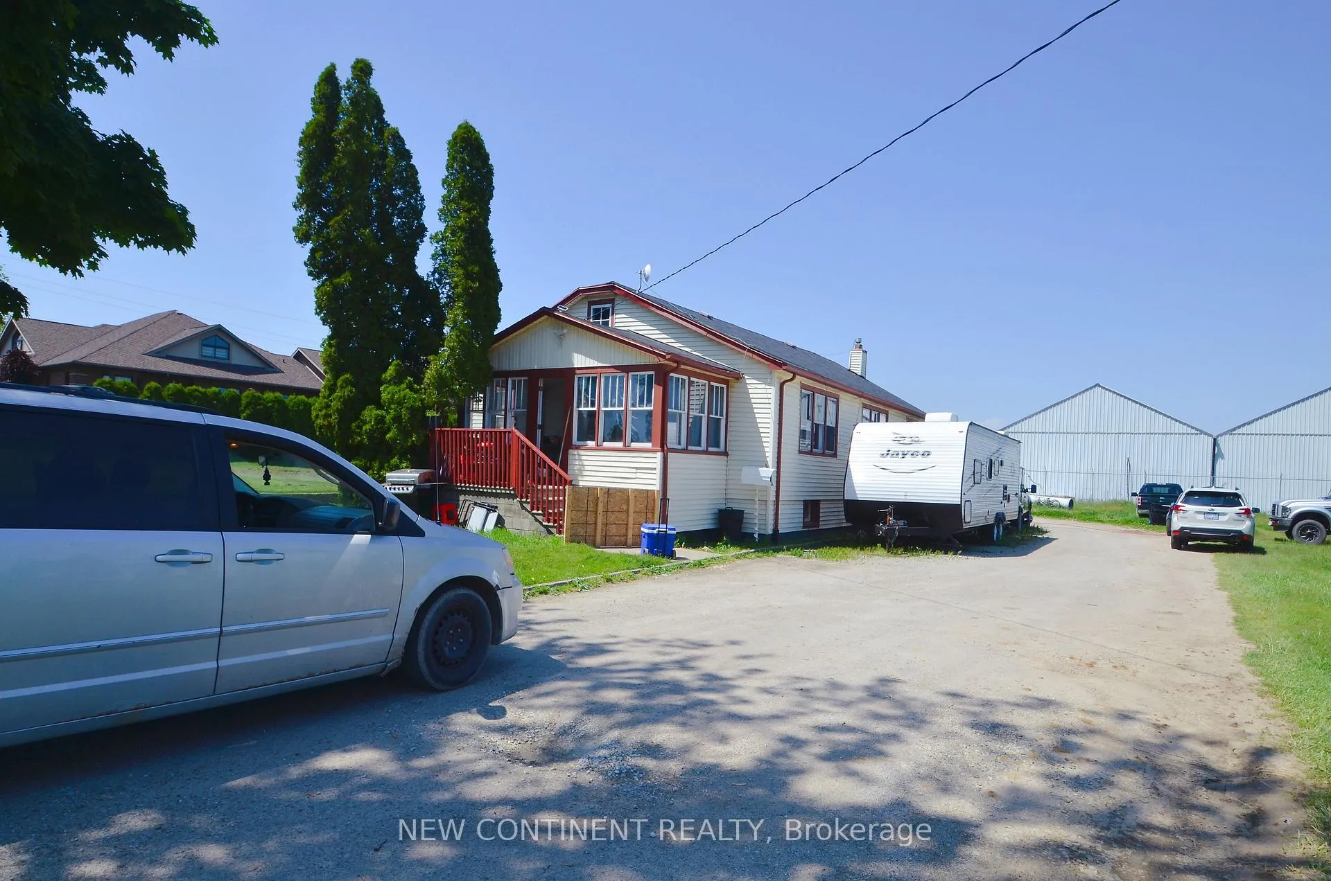 Photo of 325 Talbot Street W
