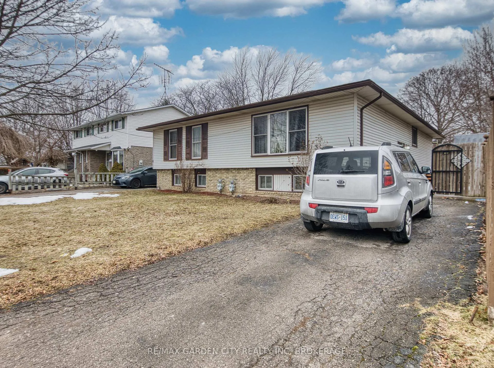 Photo 1 of 3 Tara Crescent, Thorold, Confederation Heights — HOMEH